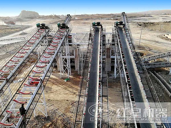 輸送機(jī)安裝、調(diào)試現(xiàn)場